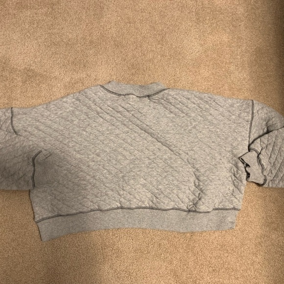 Super cute Gilded Intent crop sweatshirt, size large - Picture 6 of 6